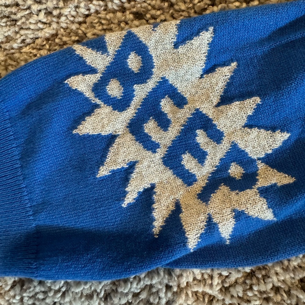 Star Wars R2D2 Pullover Crew Sweater. - Picture 9 of 11